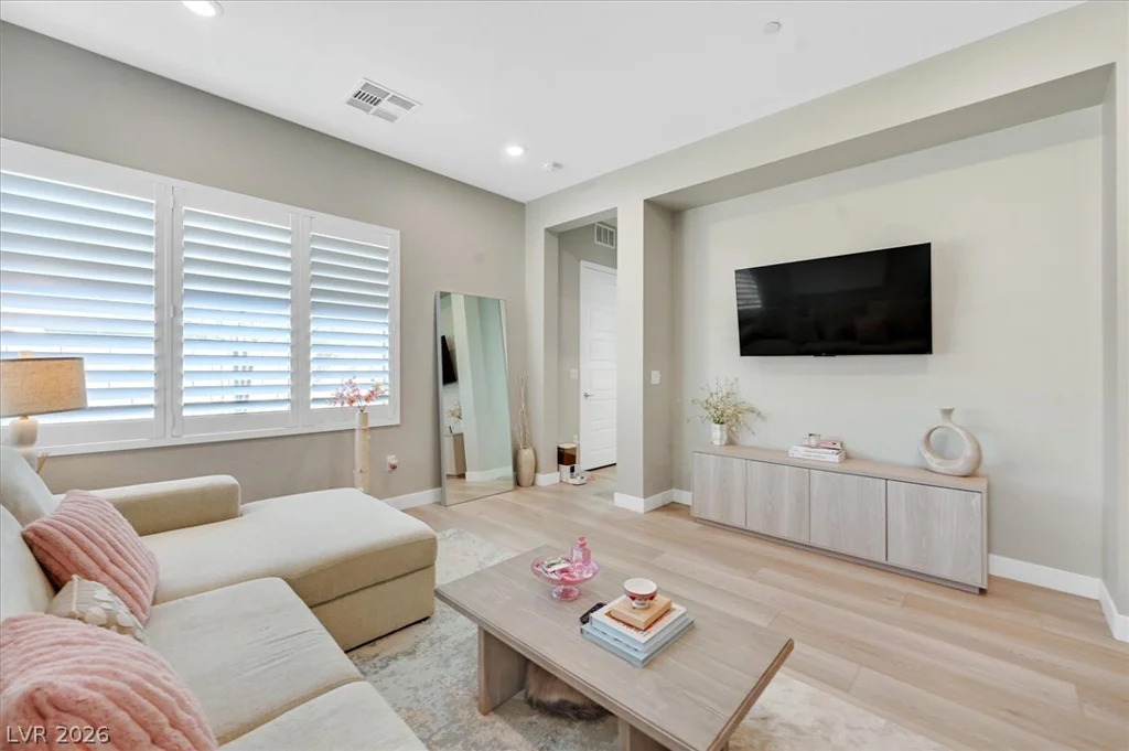 2689 Pioneer Estates, Las Vegas, NV 89117