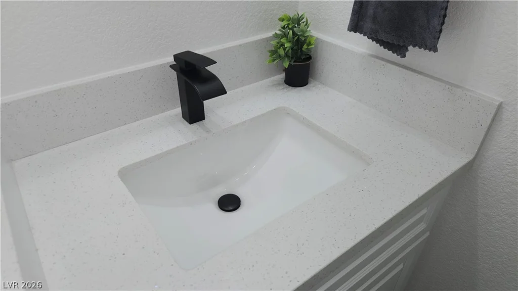 2373 Cardiff, Las Vegas, NV 89108