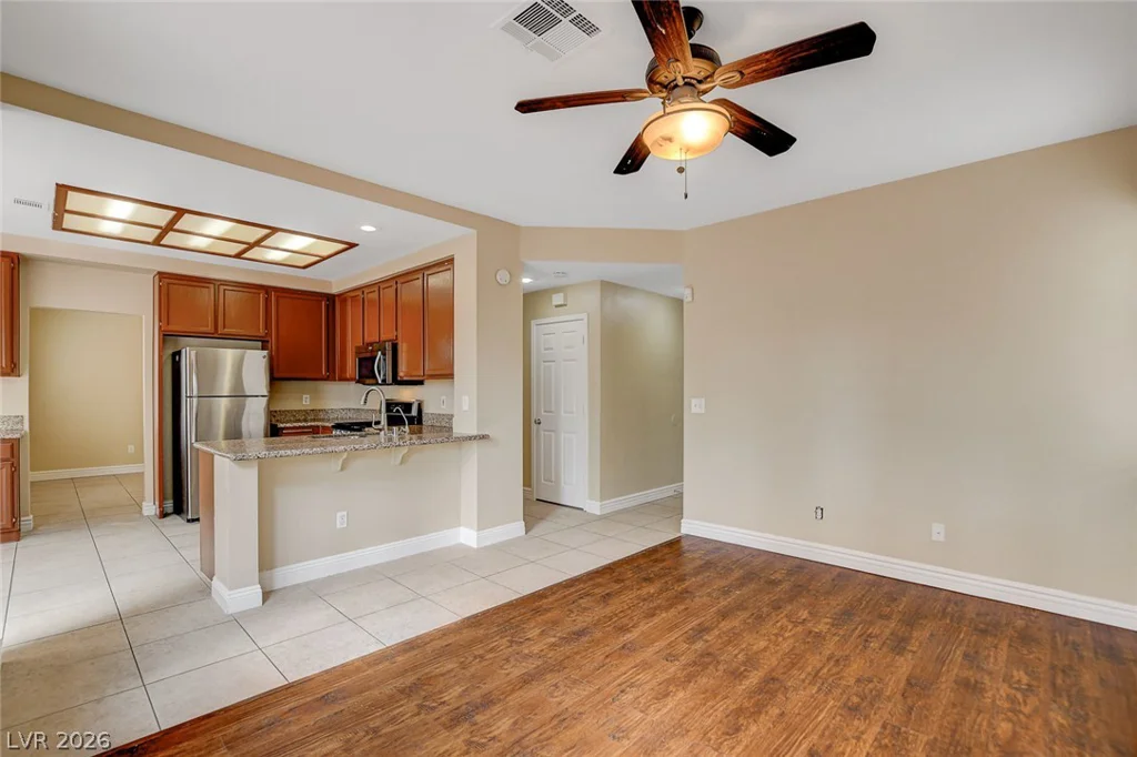 1612 Country Hollow, Las Vegas, NV 89117