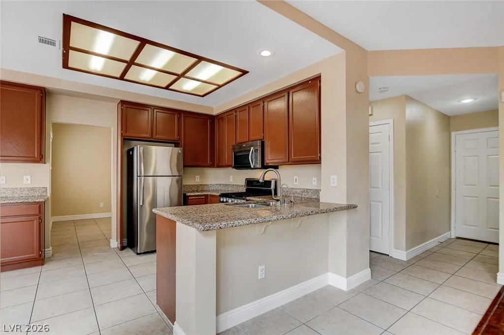 1612 Country Hollow, Las Vegas, NV 89117