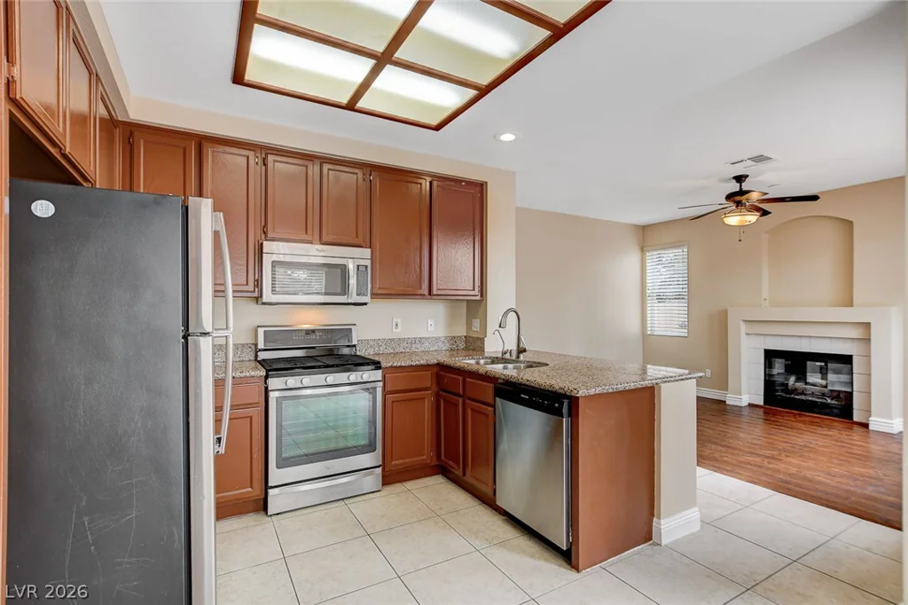 1612 Country Hollow, Las Vegas, NV 89117