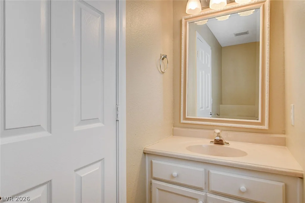 1612 Country Hollow, Las Vegas, NV 89117