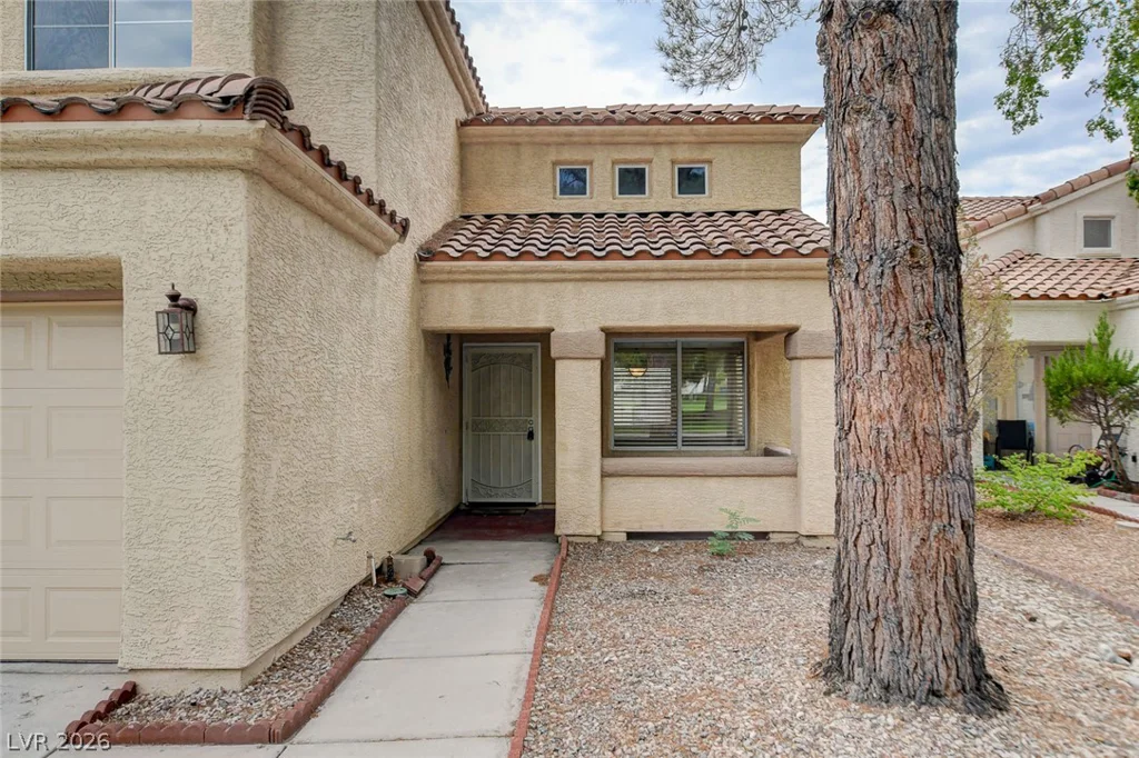 1612 Country Hollow, Las Vegas, NV 89117