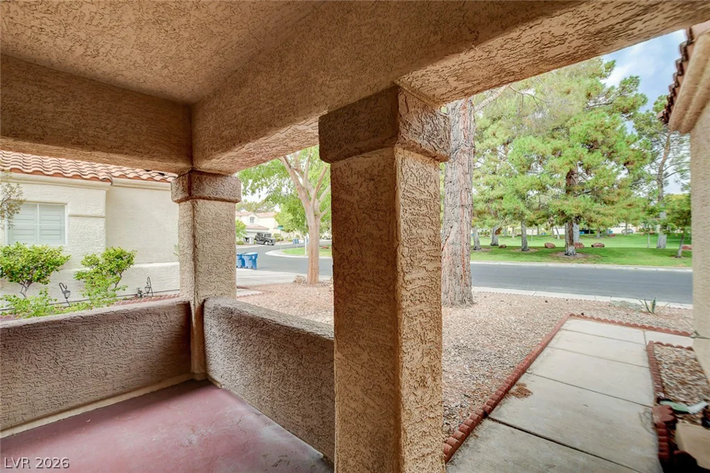 1612 Country Hollow, Las Vegas, NV 89117