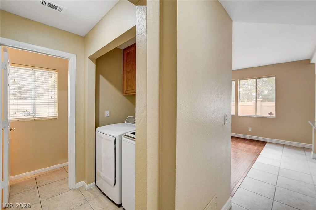 1612 Country Hollow, Las Vegas, NV 89117