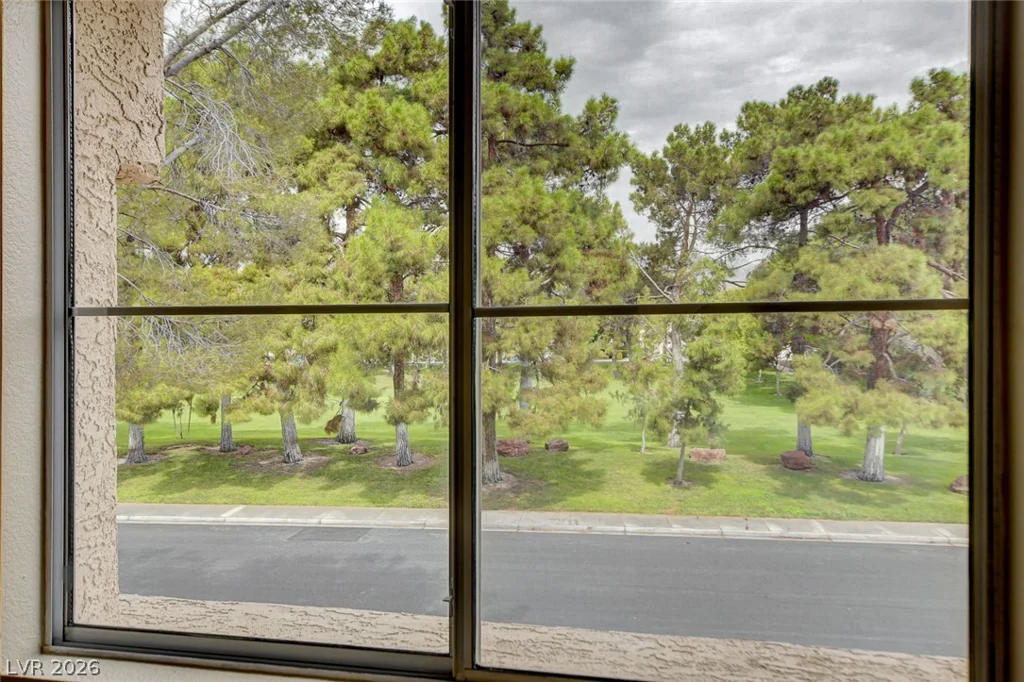1612 Country Hollow, Las Vegas, NV 89117