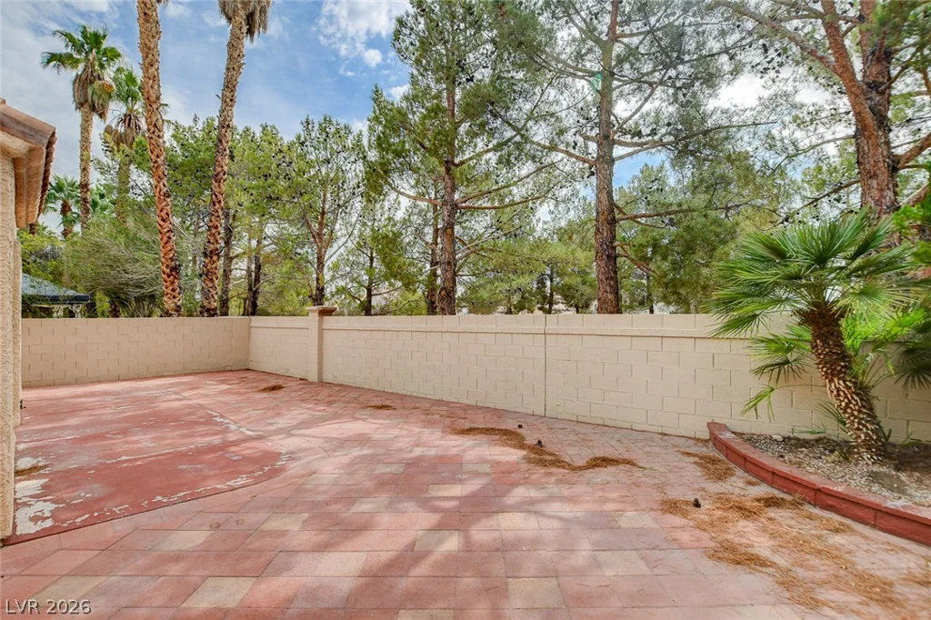 1612 Country Hollow, Las Vegas, NV 89117