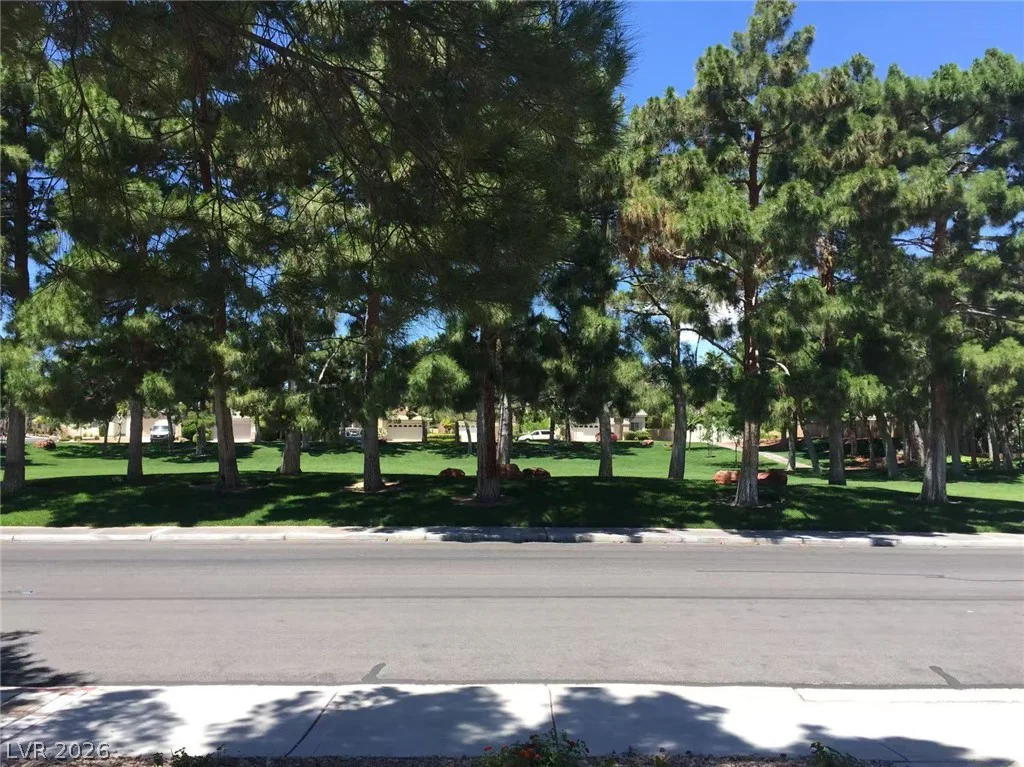 1612 Country Hollow, Las Vegas, NV 89117