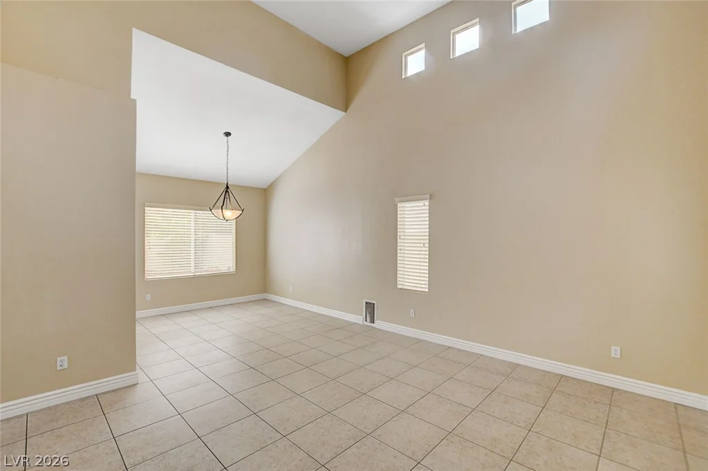 1612 Country Hollow, Las Vegas, NV 89117