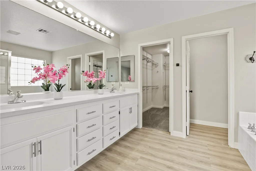 5567 Spruce Hill, Las Vegas, NV 89148