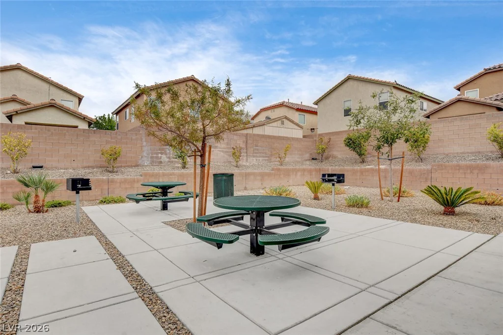 25 Barbara, Las Vegas, NV 89183