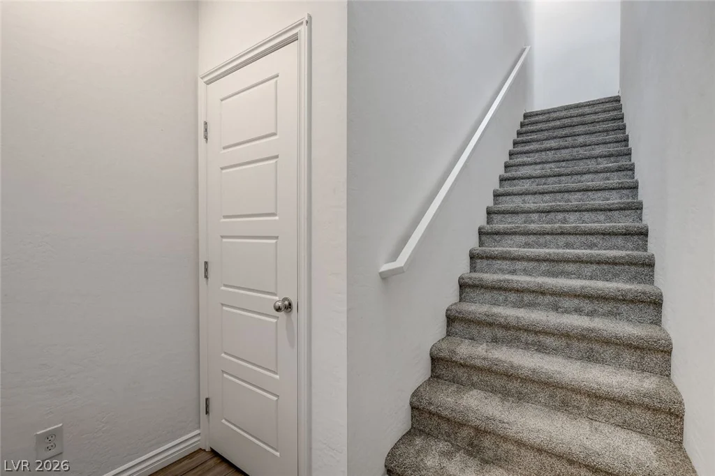25 Barbara, Las Vegas, NV 89183