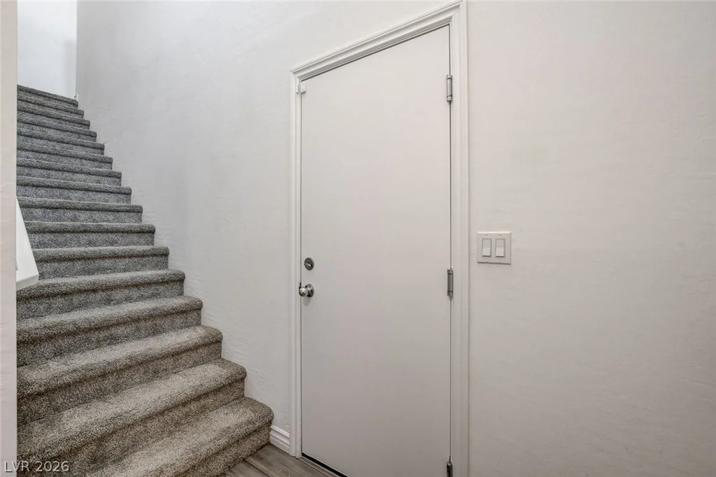 25 Barbara, Las Vegas, NV 89183
