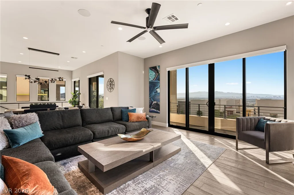 406 Tranquil Peak, Henderson, NV 89012
