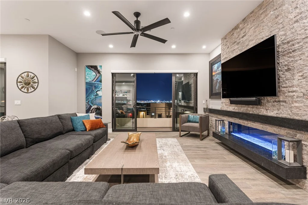 406 Tranquil Peak, Henderson, NV 89012