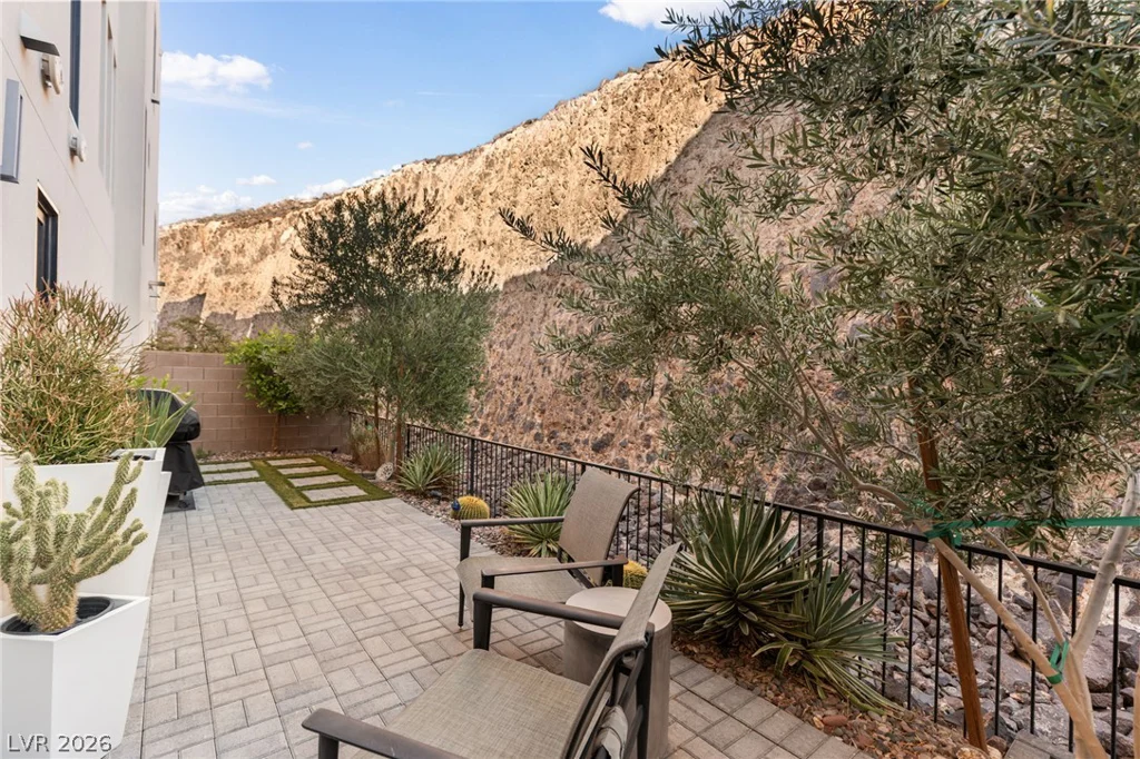 406 Tranquil Peak, Henderson, NV 89012