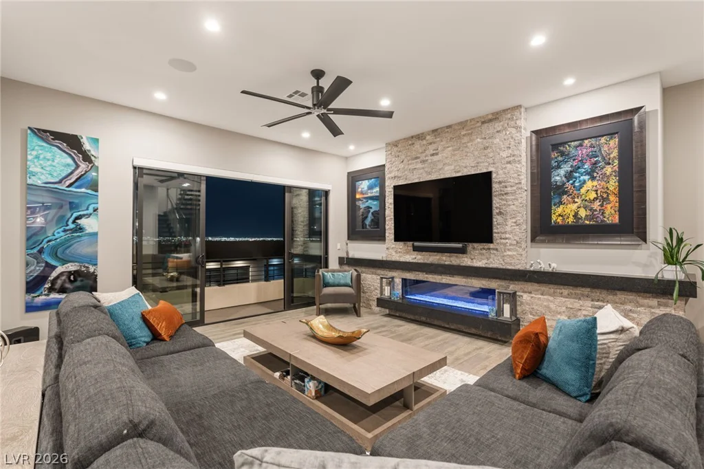 406 Tranquil Peak, Henderson, NV 89012