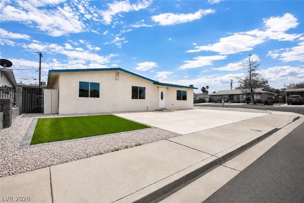 6121 Sonoma, Las Vegas, NV 89107