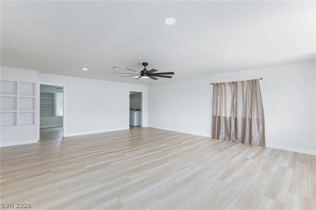6121 Sonoma, Las Vegas, NV 89107