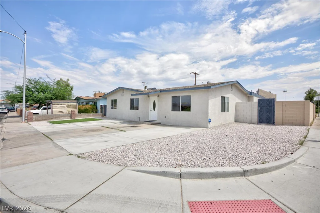 6121 Sonoma, Las Vegas, NV 89107
