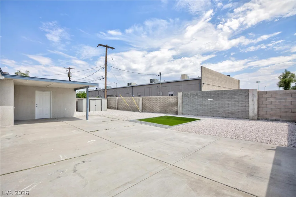 6121 Sonoma, Las Vegas, NV 89107