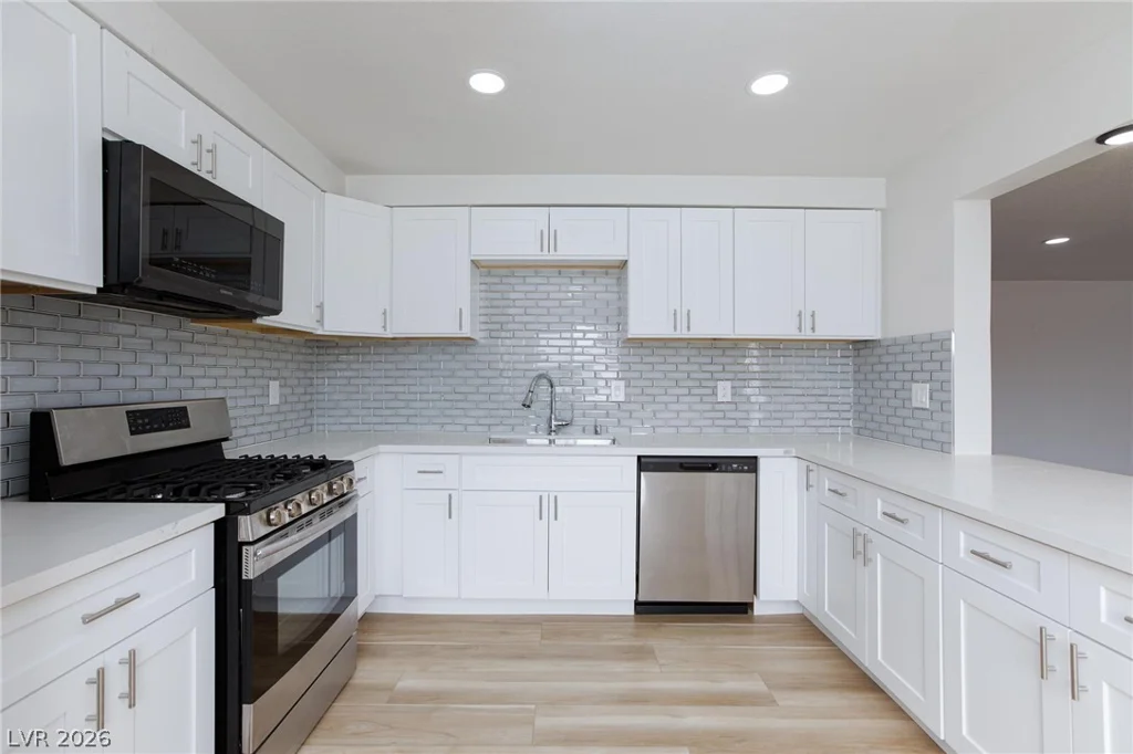 6121 Sonoma, Las Vegas, NV 89107