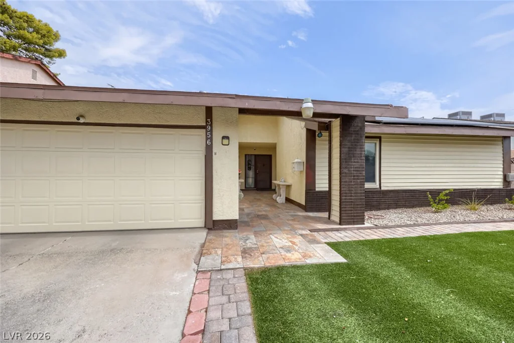 3956 Green Leaf, Las Vegas, NV 89120