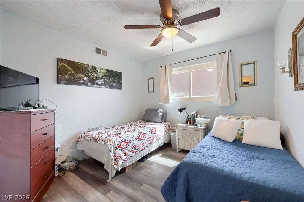 3956 Green Leaf, Las Vegas, NV 89120