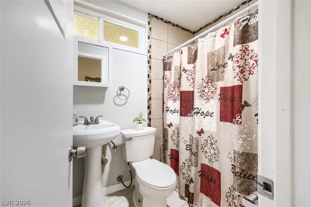 3956 Green Leaf, Las Vegas, NV 89120