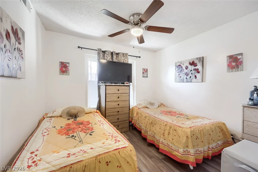 3956 Green Leaf, Las Vegas, NV 89120