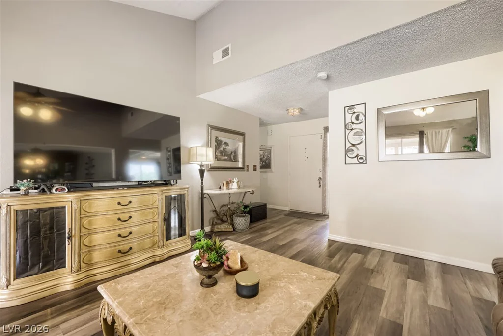 3956 Green Leaf, Las Vegas, NV 89120
