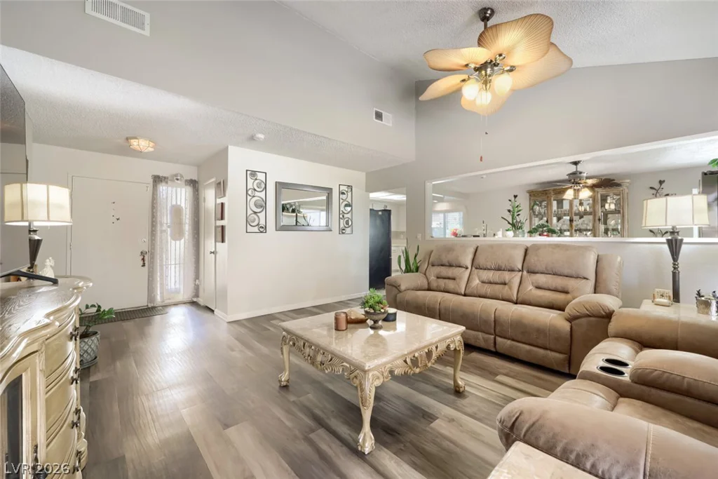 3956 Green Leaf, Las Vegas, NV 89120
