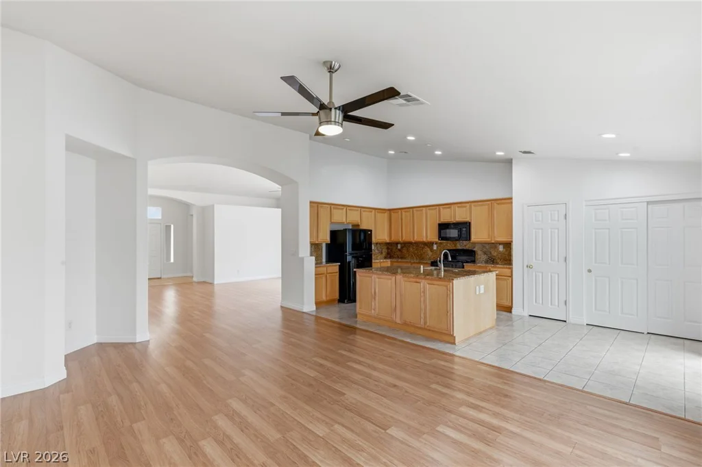 8598 Waterford Bend, Las Vegas, NV 89123