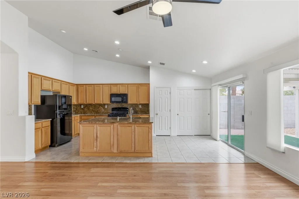 8598 Waterford Bend, Las Vegas, NV 89123