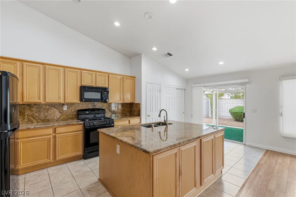 8598 Waterford Bend, Las Vegas, NV 89123