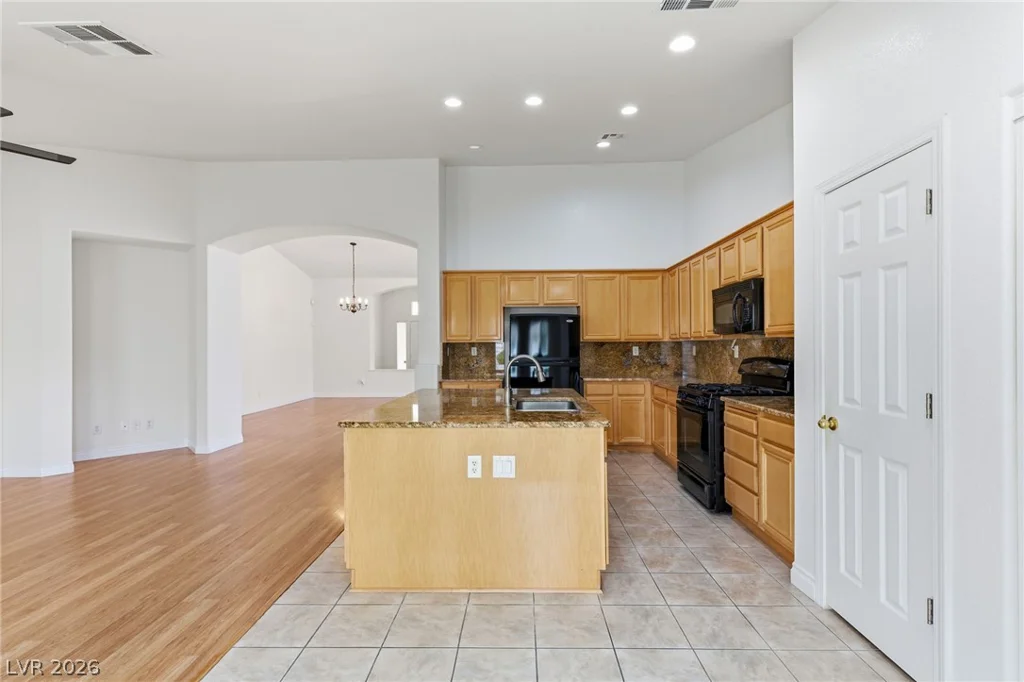 8598 Waterford Bend, Las Vegas, NV 89123