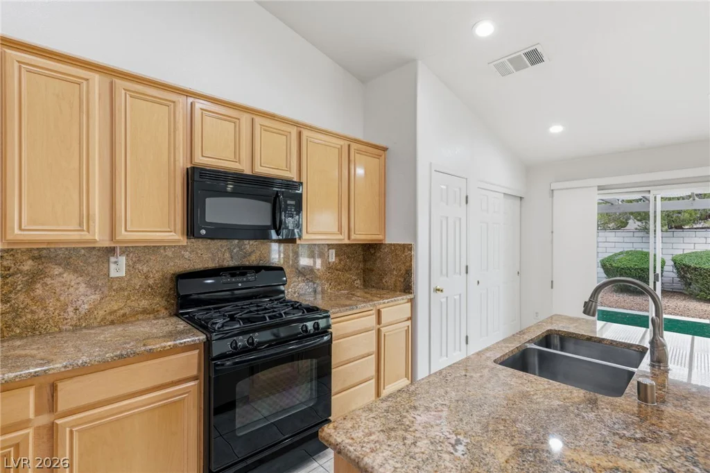 8598 Waterford Bend, Las Vegas, NV 89123
