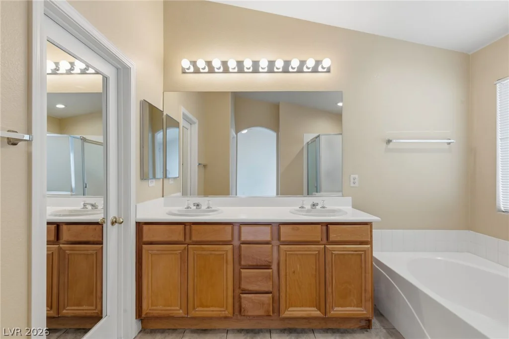8598 Waterford Bend, Las Vegas, NV 89123