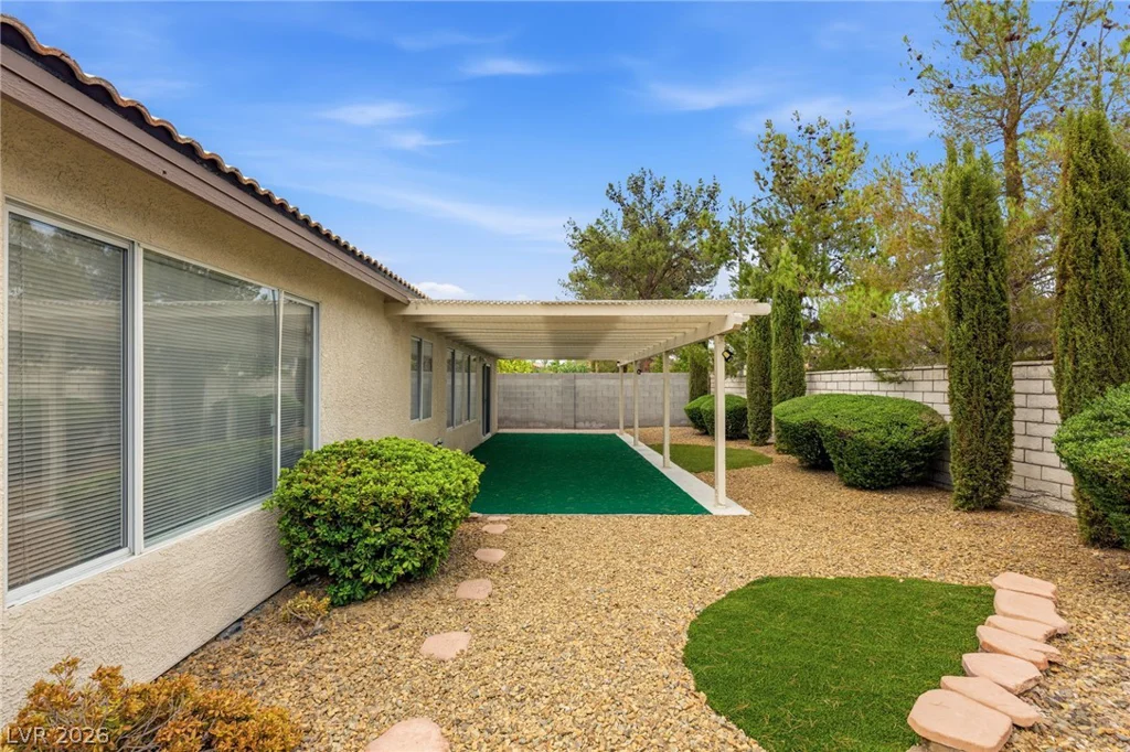 8598 Waterford Bend, Las Vegas, NV 89123