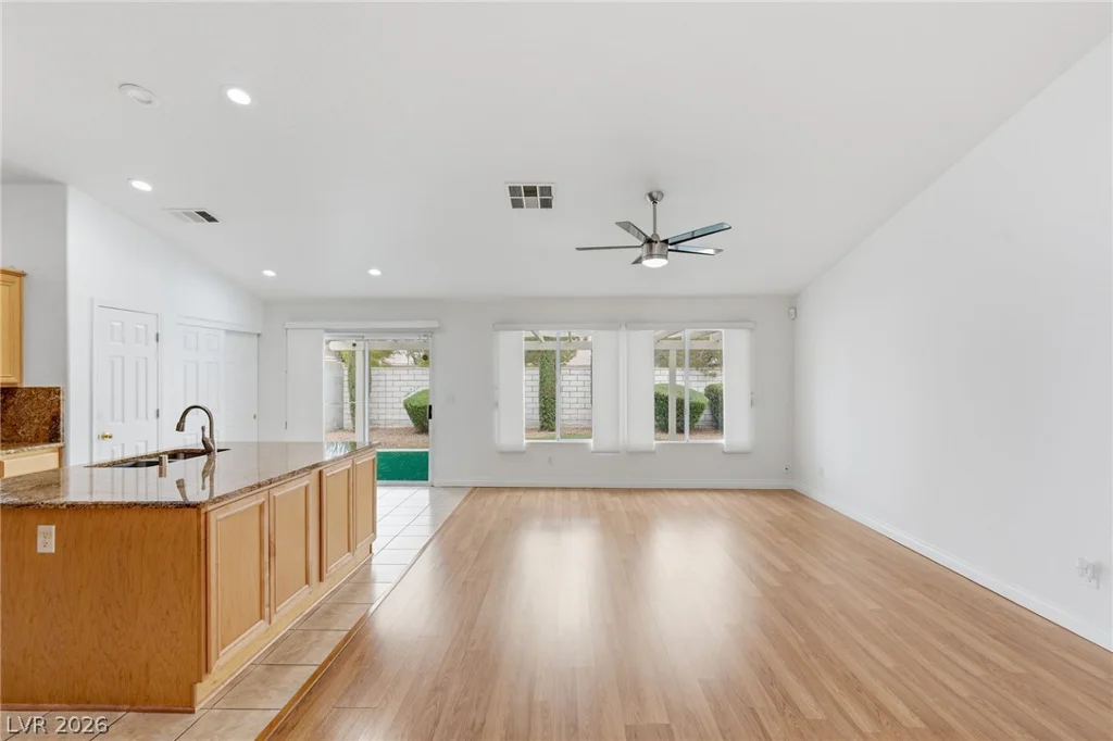 8598 Waterford Bend, Las Vegas, NV 89123