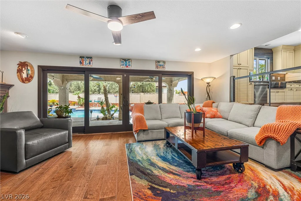 8712 Bolzano, Las Vegas, NV 89117