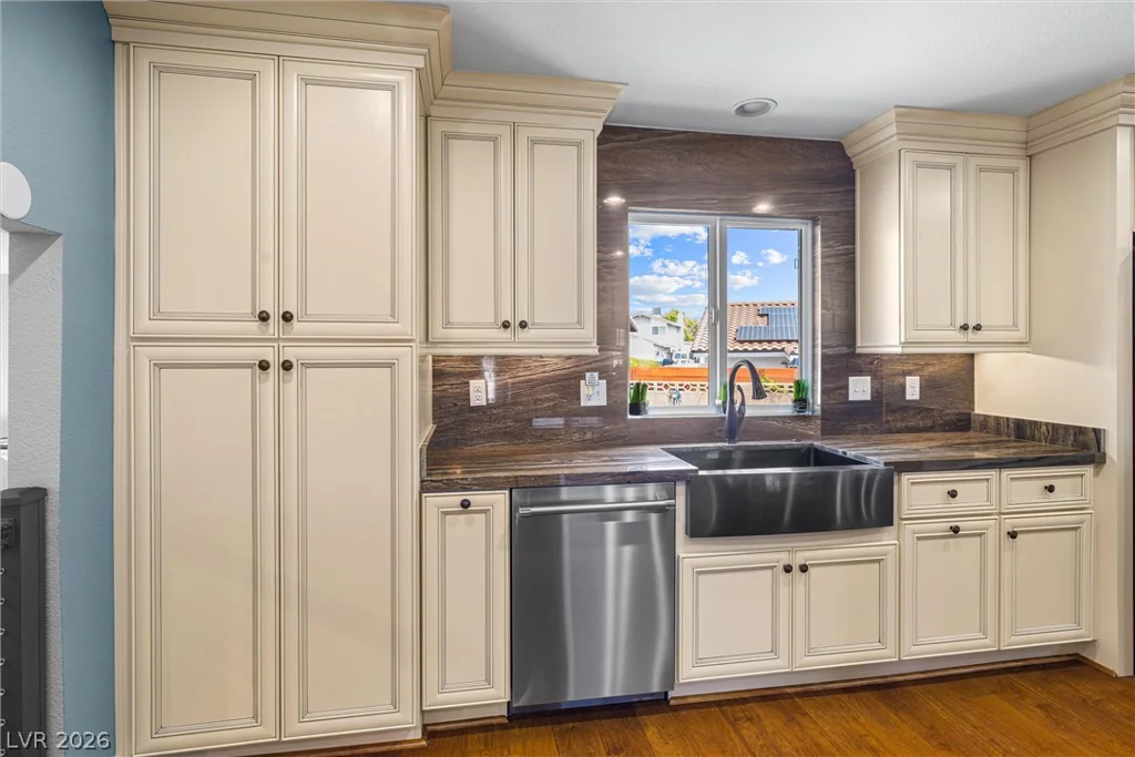 8712 Bolzano, Las Vegas, NV 89117