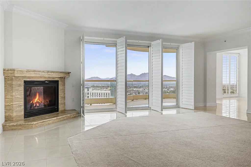 2777 Paradise, Las Vegas, NV 89109
