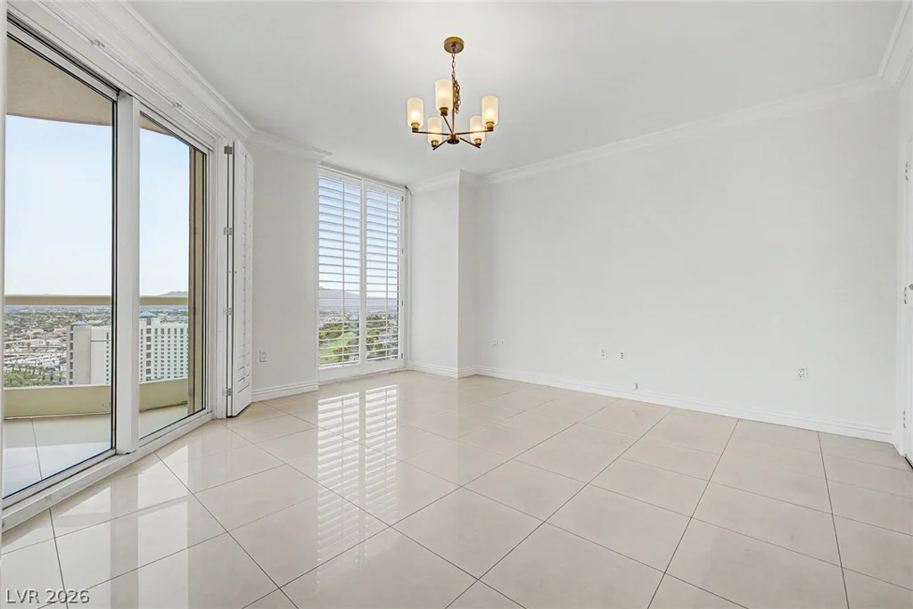 2777 Paradise, Las Vegas, NV 89109