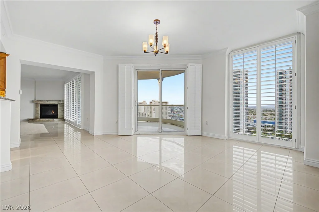 2777 Paradise, Las Vegas, NV 89109