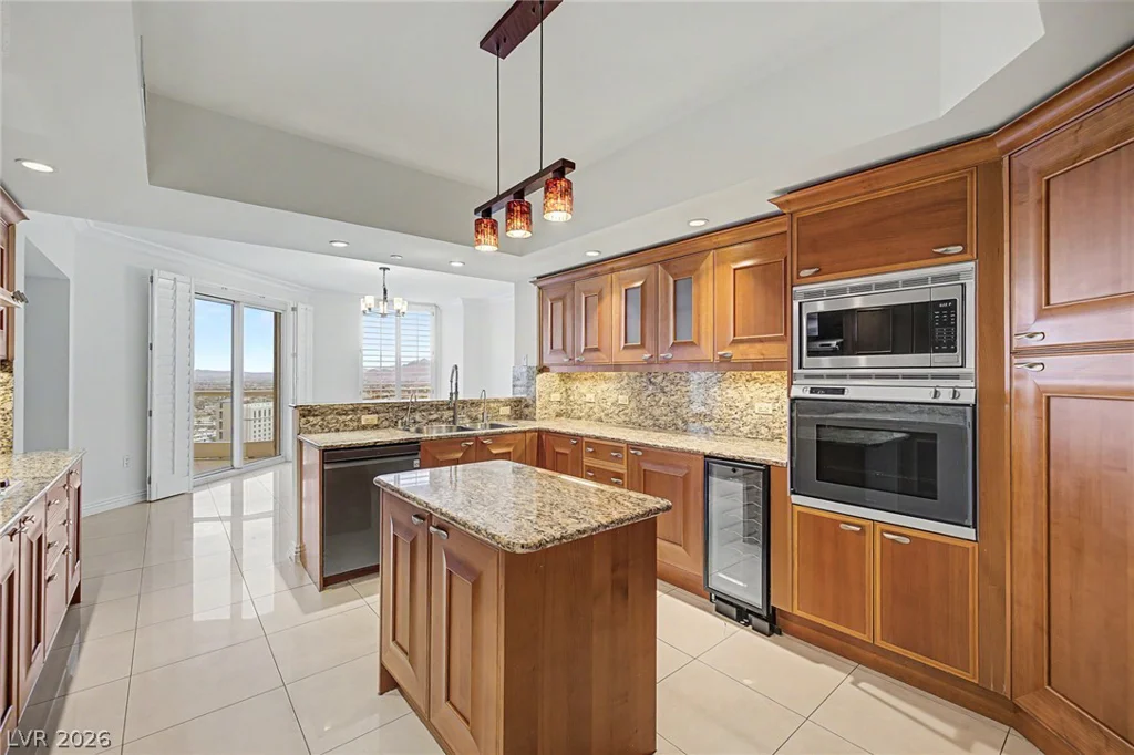 2777 Paradise, Las Vegas, NV 89109
