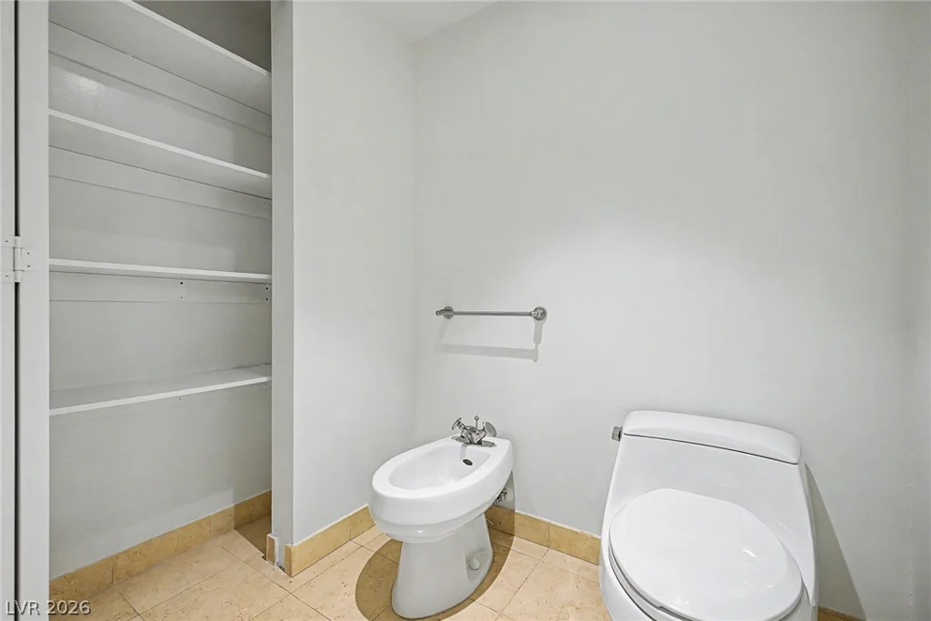 2777 Paradise, Las Vegas, NV 89109