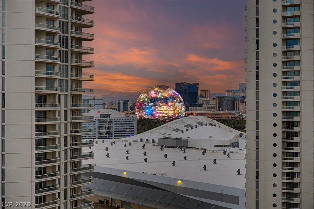 2777 Paradise, Las Vegas, NV 89109