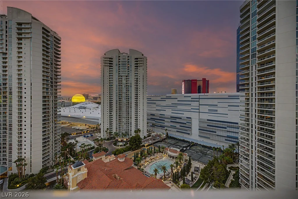 2777 Paradise, Las Vegas, NV 89109