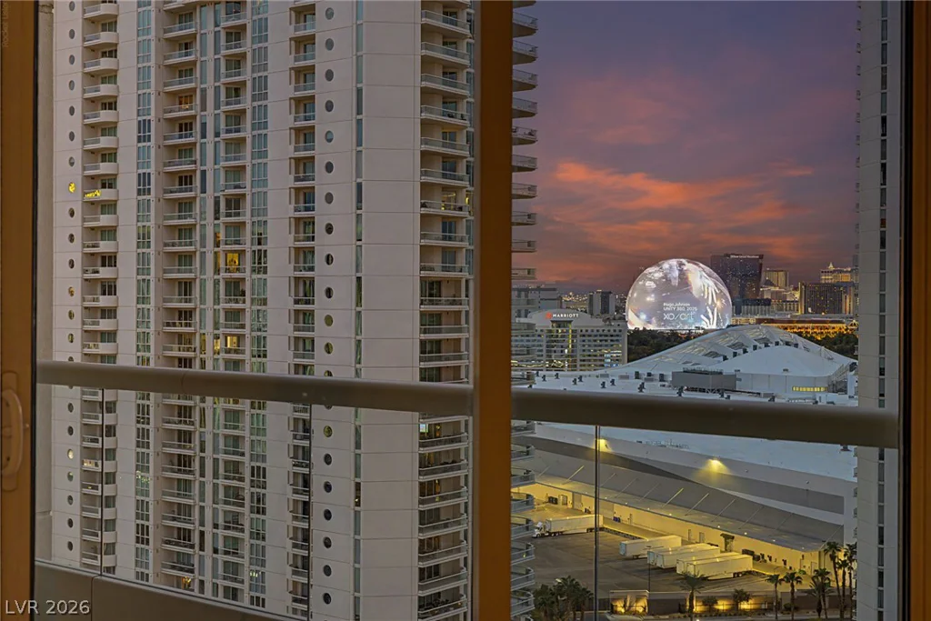 2777 Paradise, Las Vegas, NV 89109